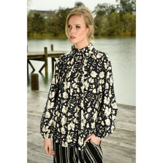 Curate - Button of the Joke Blouse