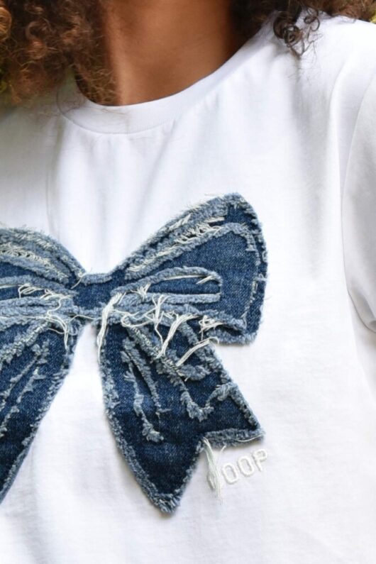 Coop - Simply Bowtiful T-shirt - White/Denim - Image 4