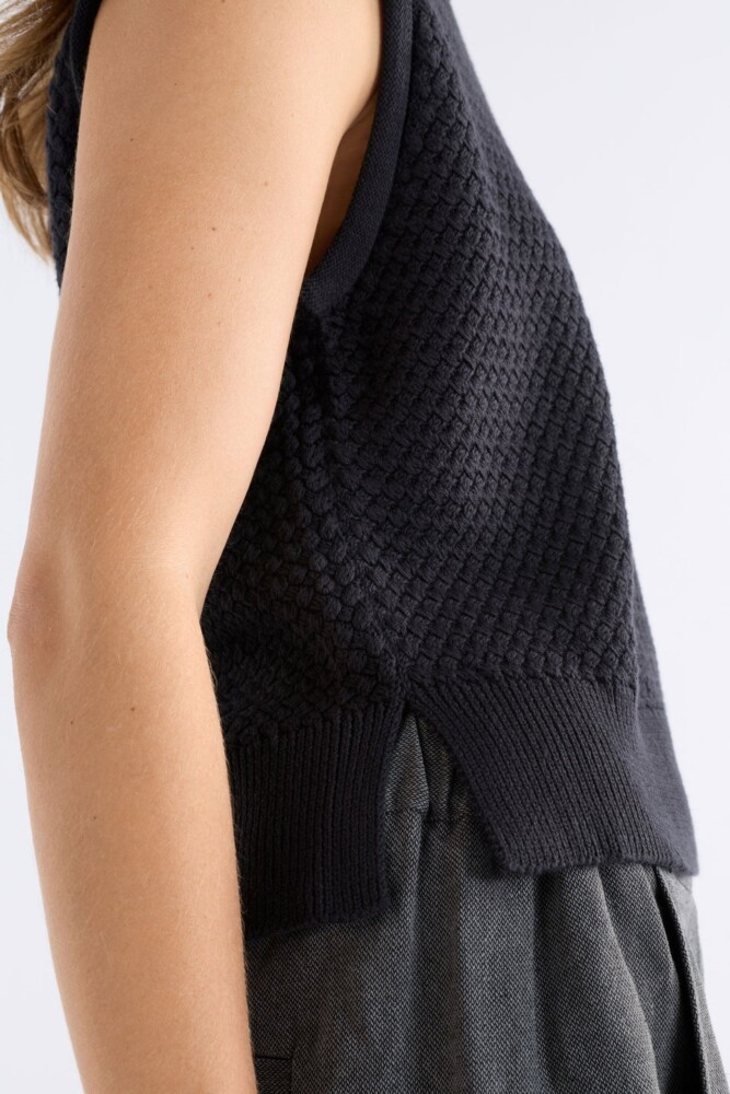 Elk - Naya Knit Vest - Black - Image 3