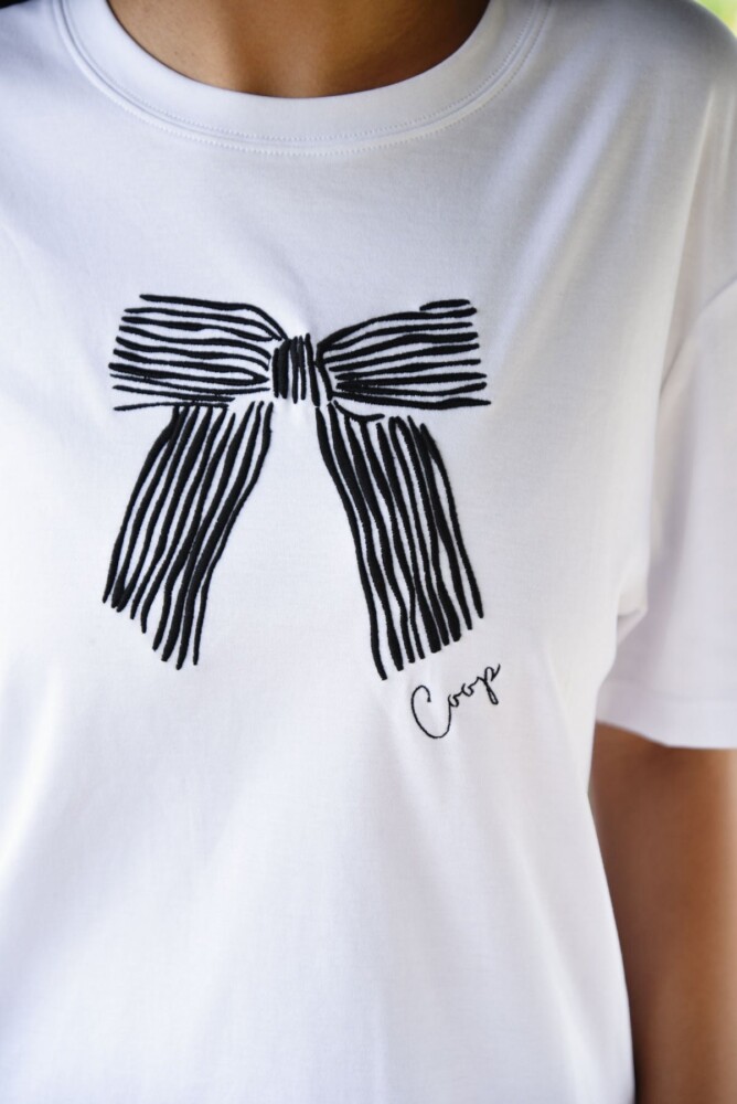 Coop - Gotta Bow T-shirt - Black and White - Image 4